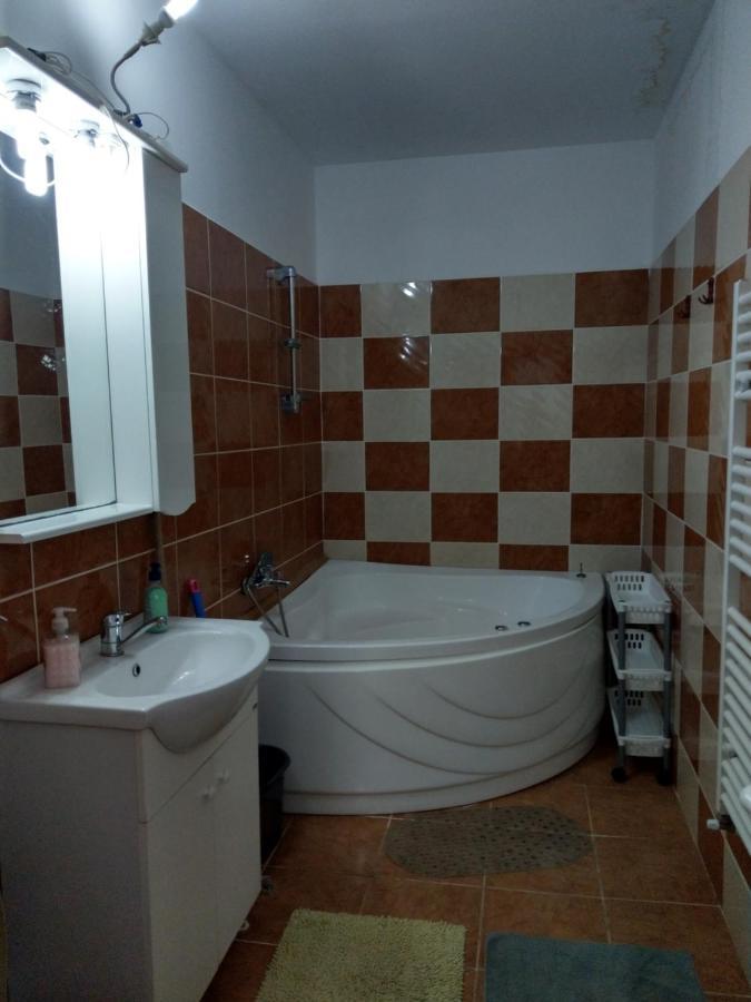 Apartament 5 Camere Cu Balcon Costinesti Plaja 5 Minute Nucilor 6 Luaran gambar