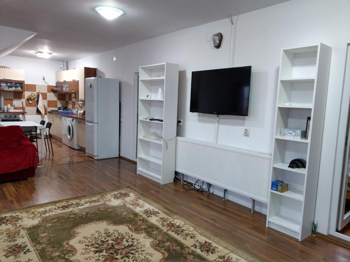 Apartament 5 Camere Cu Balcon Costinesti Plaja 5 Minute Nucilor 6 Luaran gambar